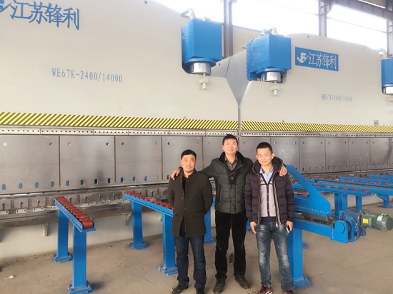 雙機(jī)聯(lián)動(dòng)折彎?rùn)C(jī) 雙機(jī)聯(lián)動(dòng)折彎?rùn)C(jī)